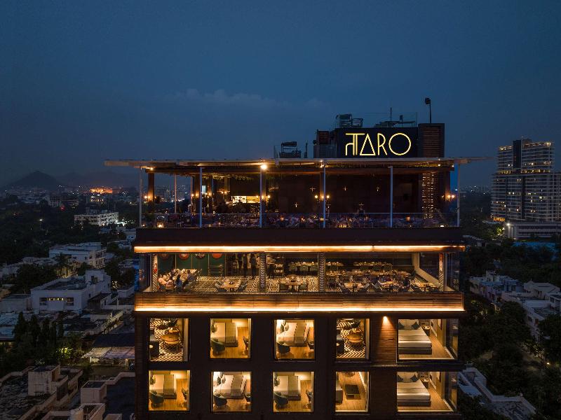 Parallel Hotels image