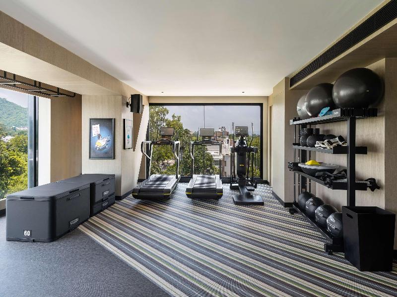 Parallel Hotels image