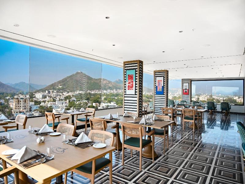 Parallel Hotels image