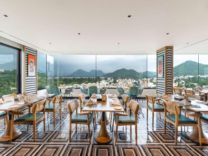 Parallel Hotels image