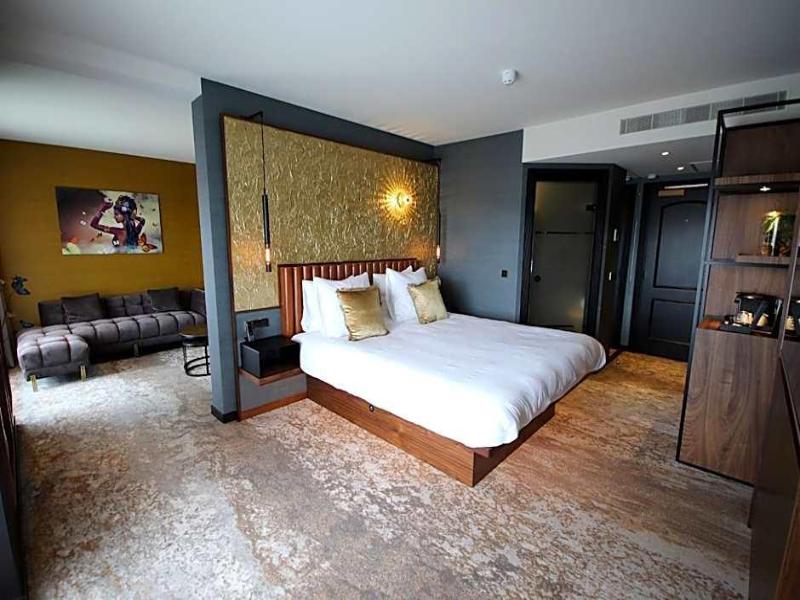 Alexander Hotel image