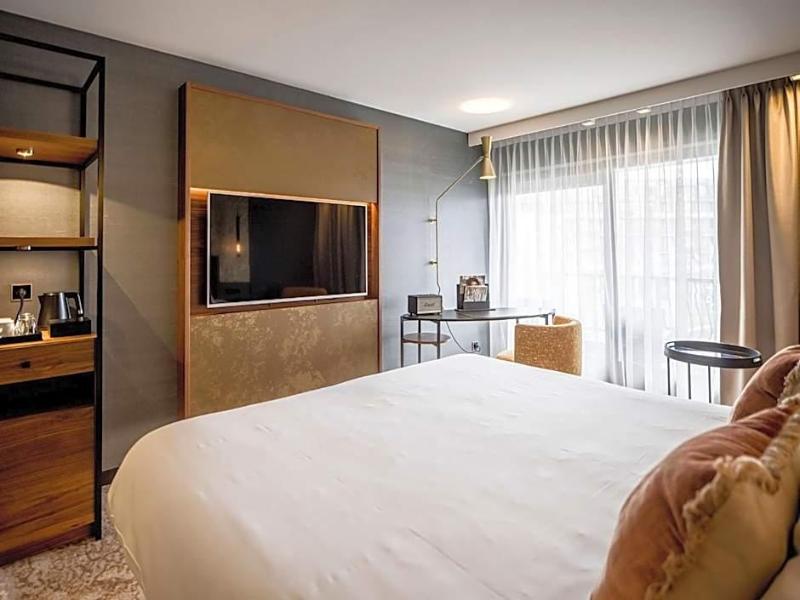 Alexander Hotel image
