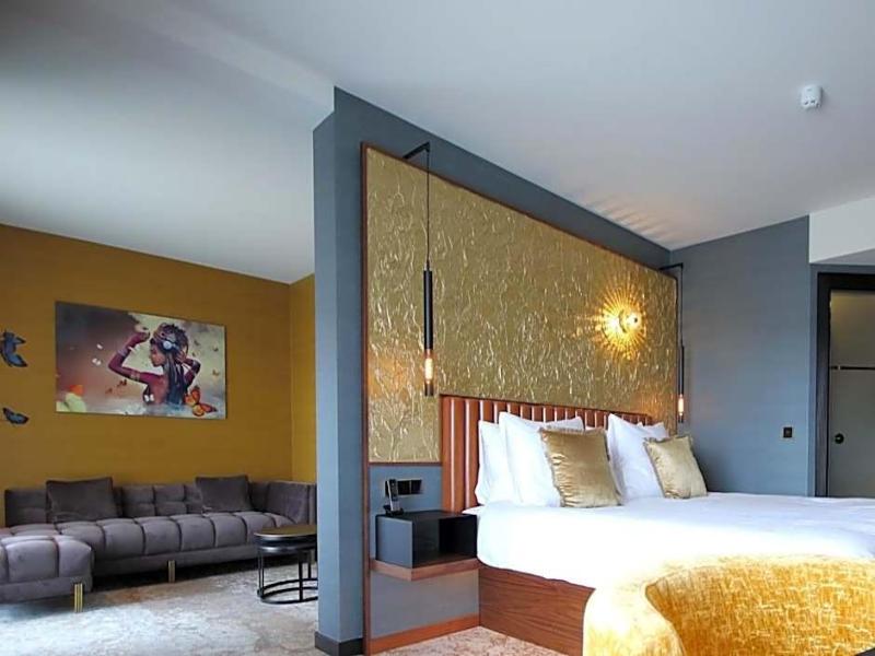 Alexander Hotel image