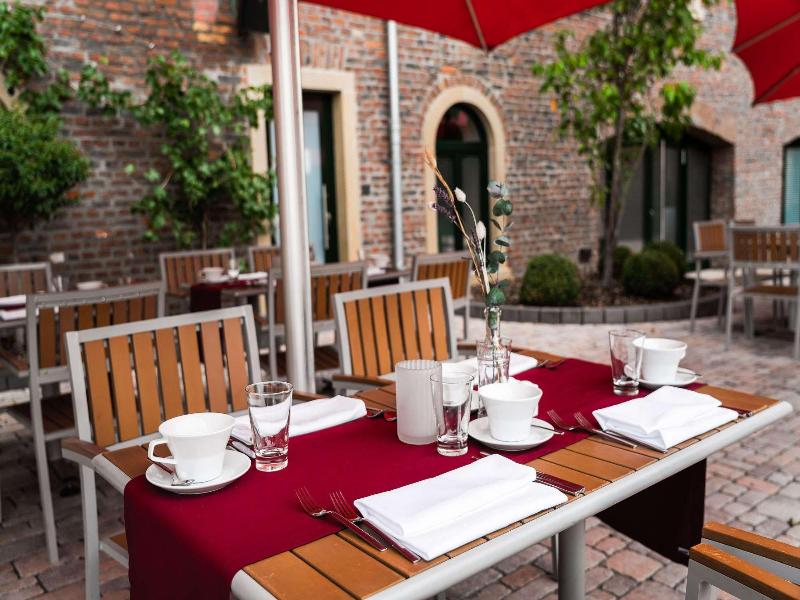 Classicx Landhaus & Hotel - Bed & Breakfast image