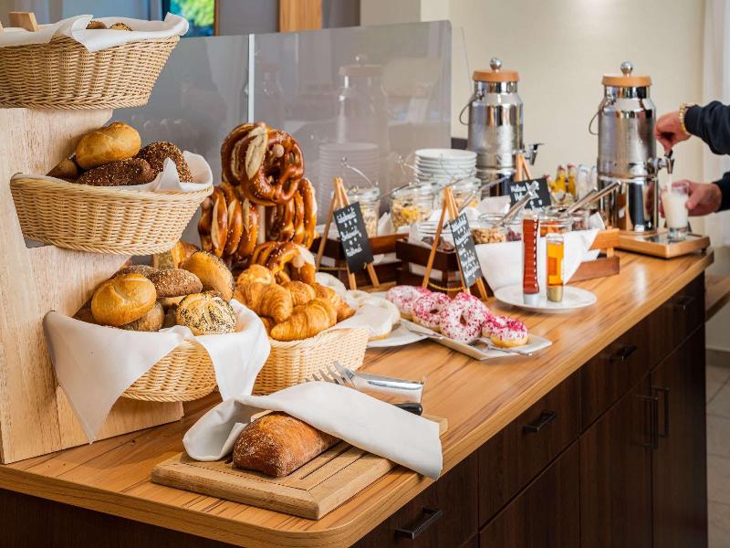 Classicx Landhaus & Hotel - Bed & Breakfast image
