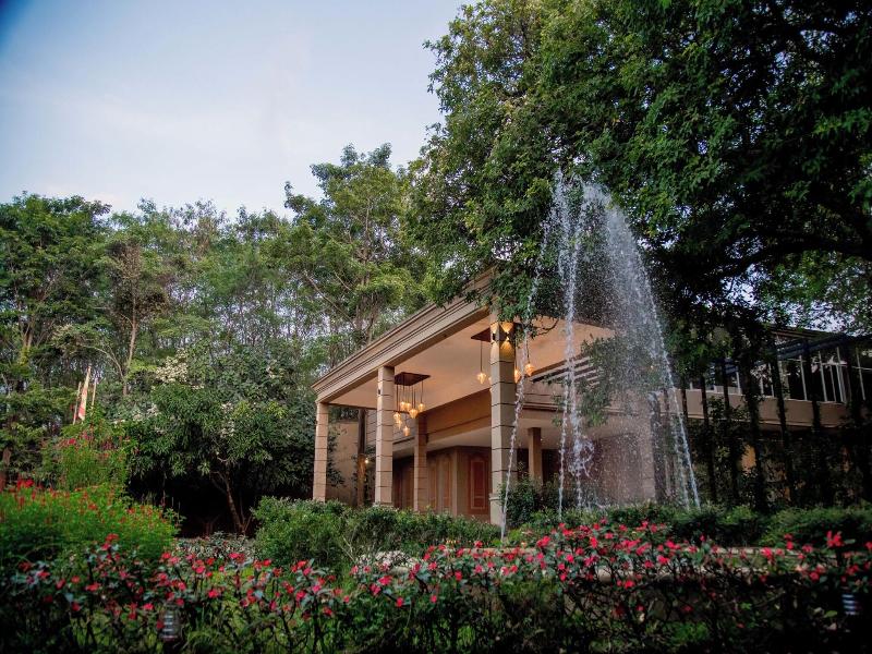 Lavendish Country Resort image