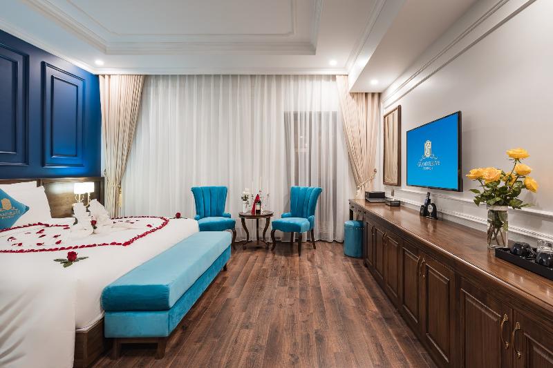 DOUBLE DELUXE