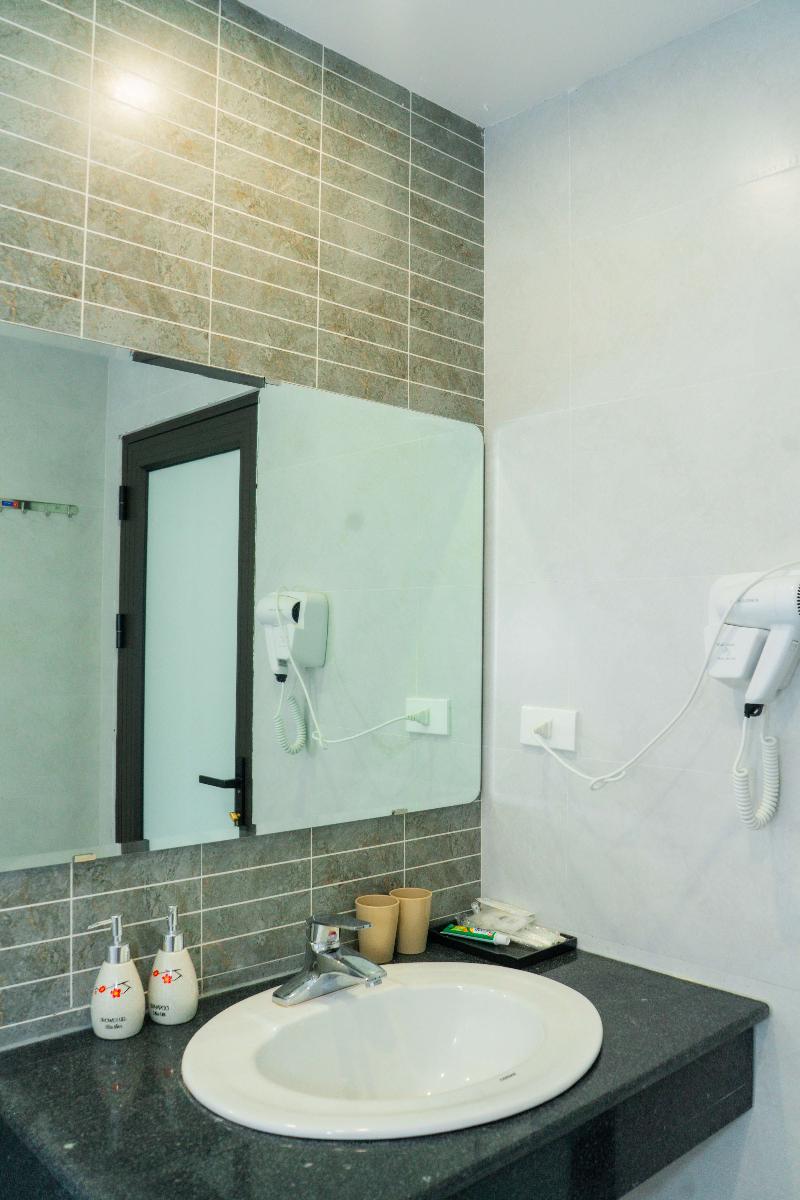 Bai Chay Panda Hotel image