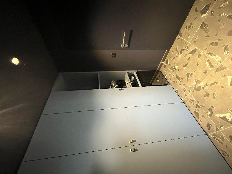 Suite 28 image