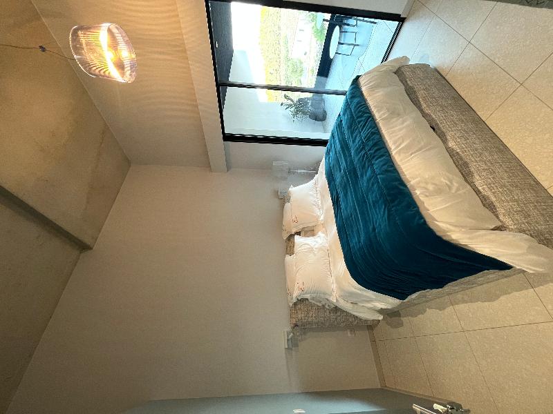 Suite 28 image