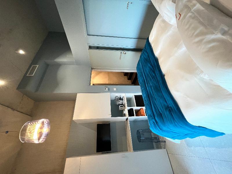 Suite 28 image