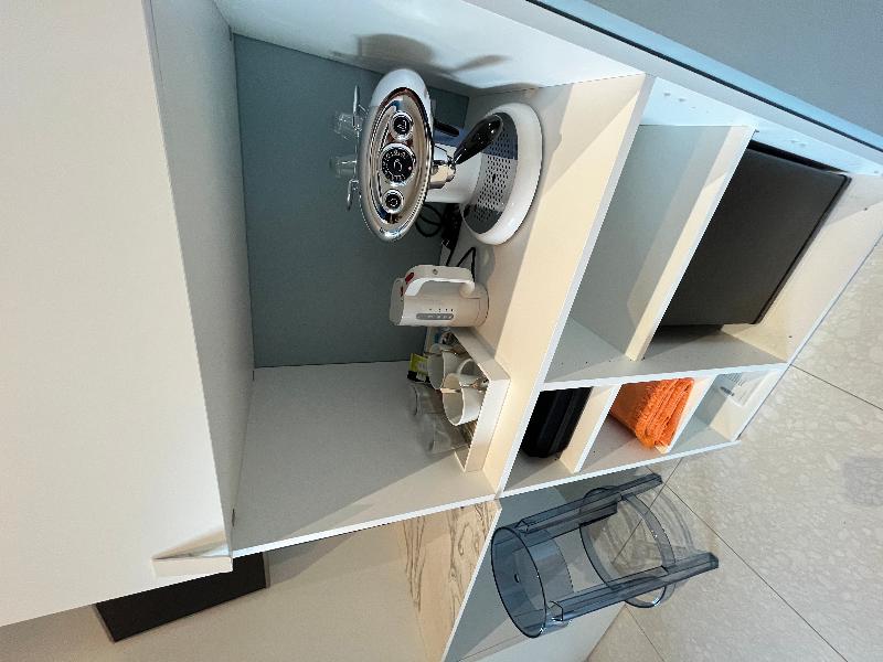 Suite 28 image