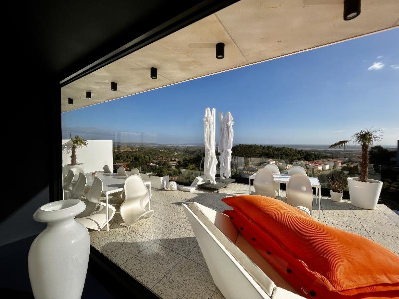 Suite 28 image