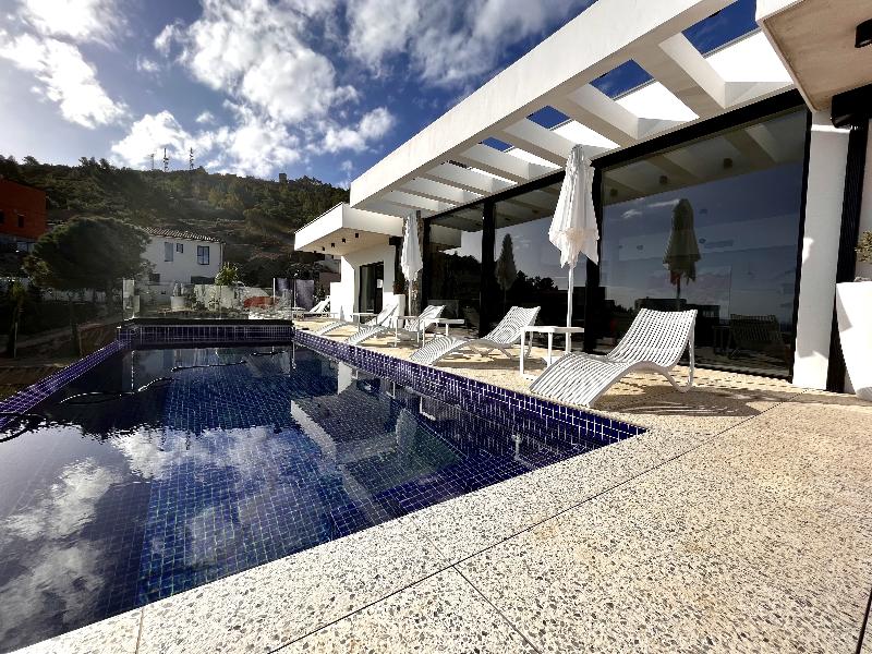 Suite 28 image