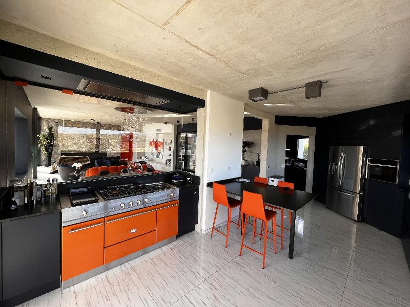 Suite 28 image