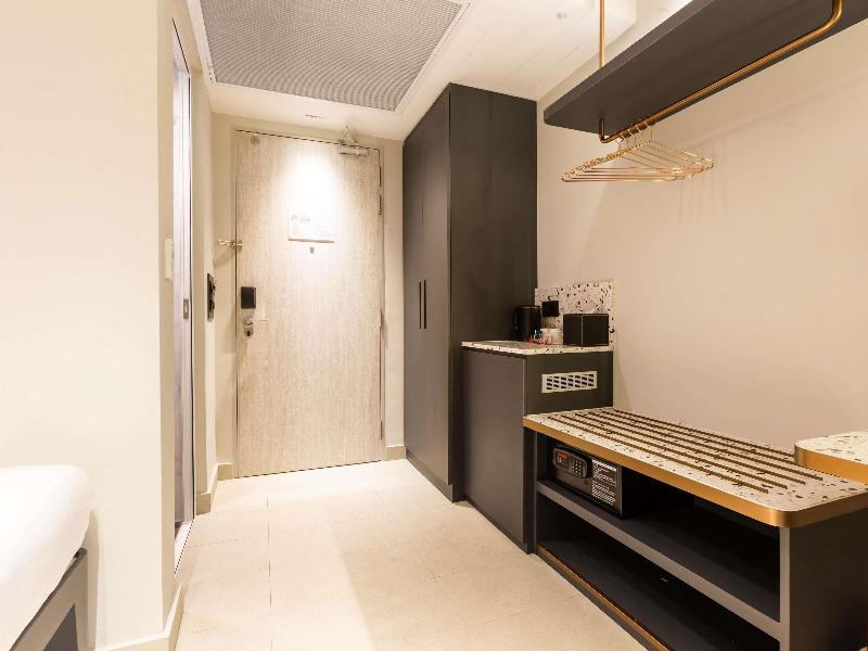 Ibis Budget Singapore Gold image