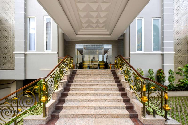 Super 8 By Wyndham Solo Indonesia — general view