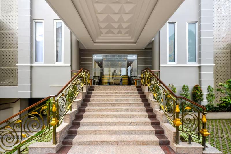 Super 8 By Wyndham Solo Indonesia image