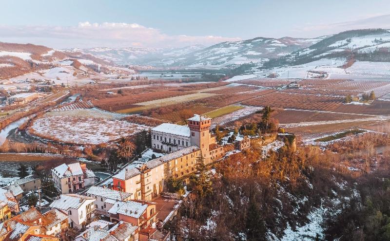 Il Castello Di Bubbio Hotel & Restaurant image