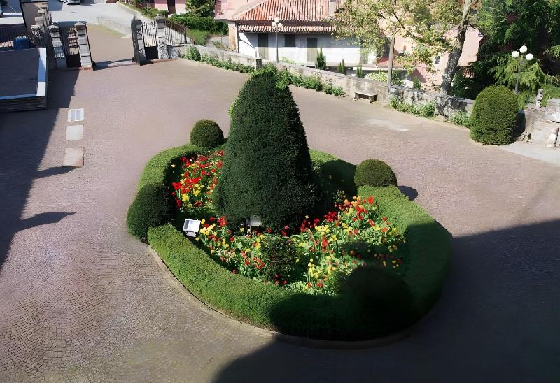 Il Castello Di Bubbio Hotel & Restaurant image