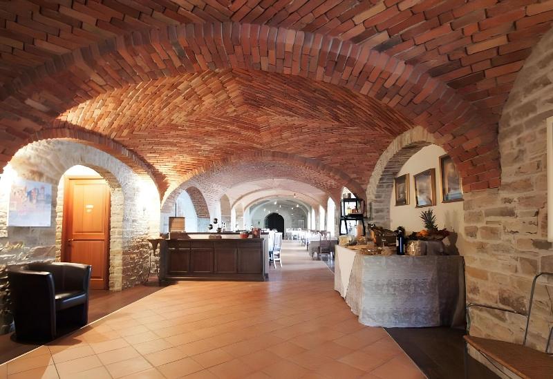 Il Castello Di Bubbio Hotel & Restaurant image