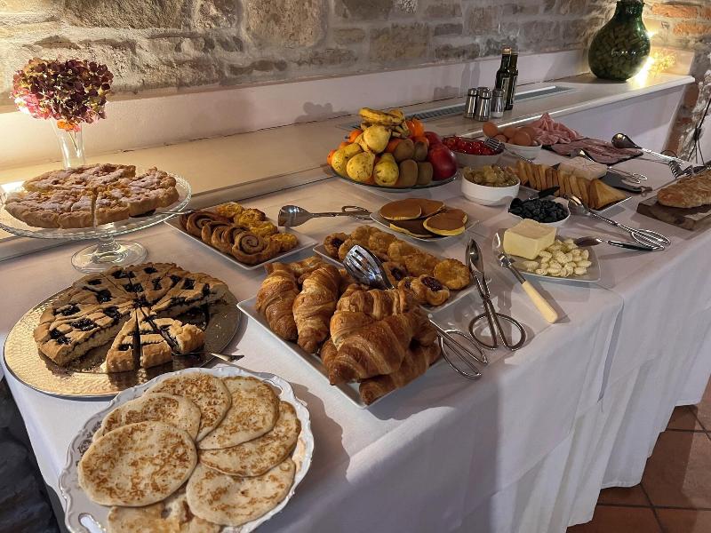Il Castello Di Bubbio Hotel & Restaurant image