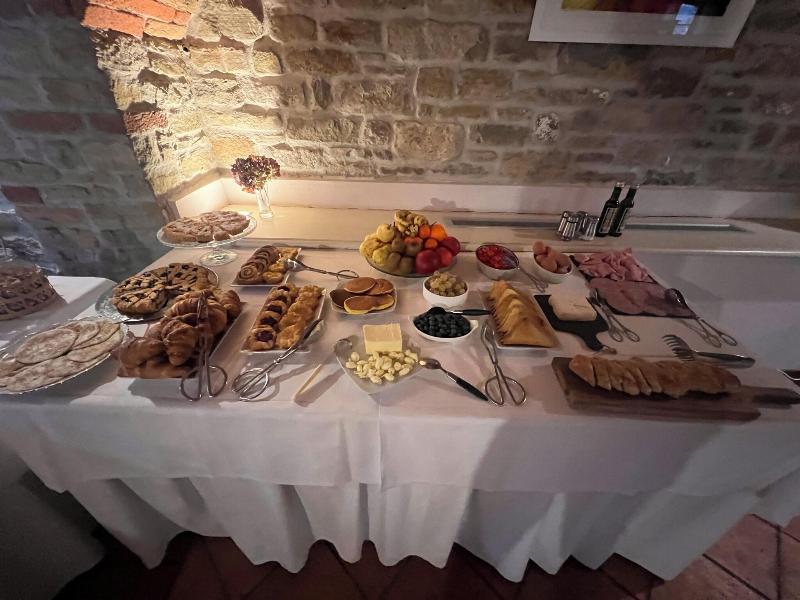 Il Castello Di Bubbio Hotel & Restaurant image