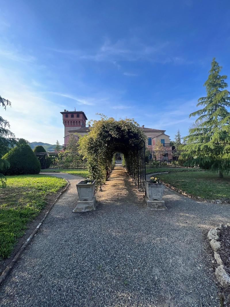 Il Castello Di Bubbio Hotel & Restaurant image