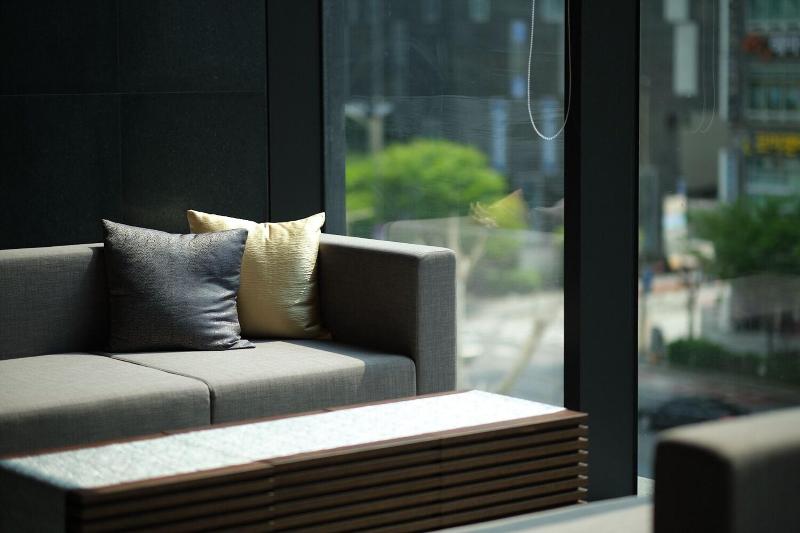 Roynet Hotel Seoul Mapo image