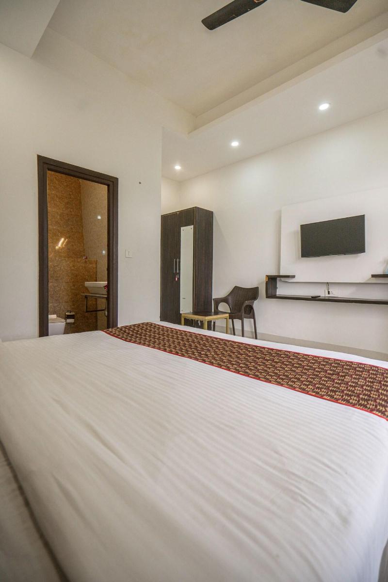 The Golden Sunrise Hotel image