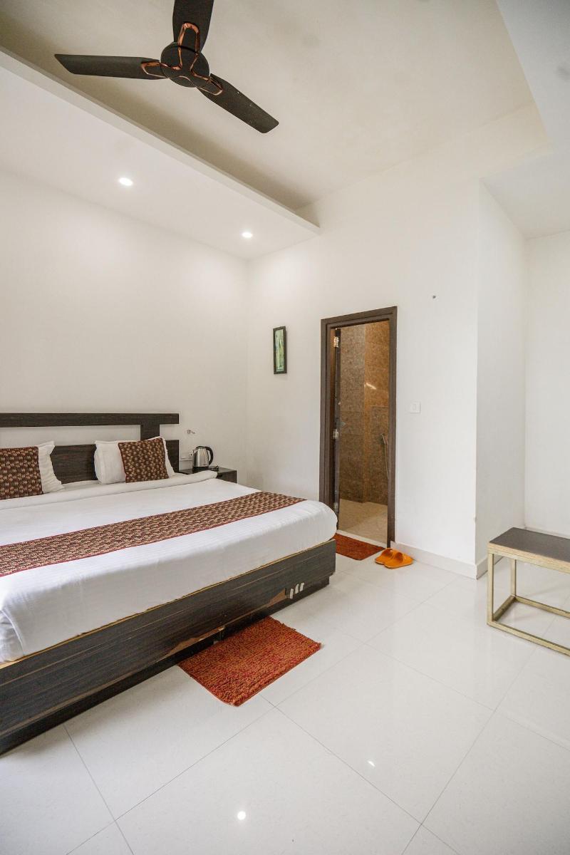 The Golden Sunrise Hotel image