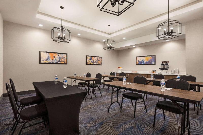 Hawthorn Suites by Wyndham Del Rio image