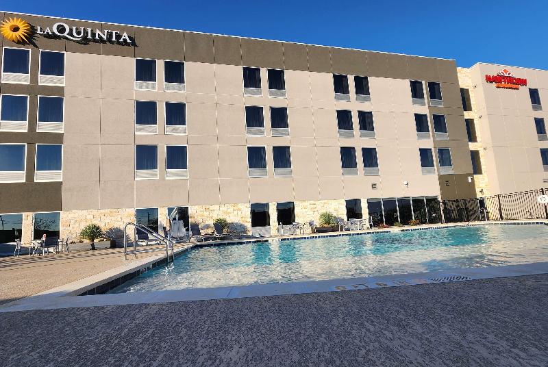 Hawthorn Suites by Wyndham Del Rio image
