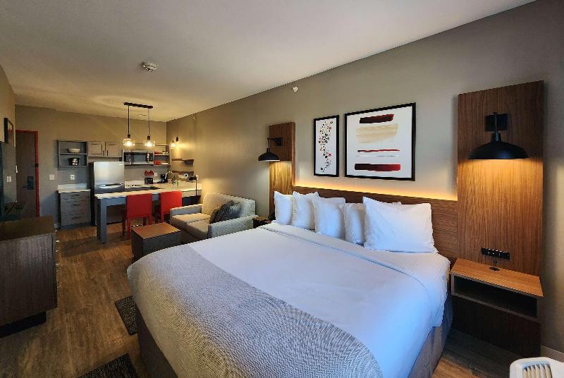 Hawthorn Suites by Wyndham Del Rio image