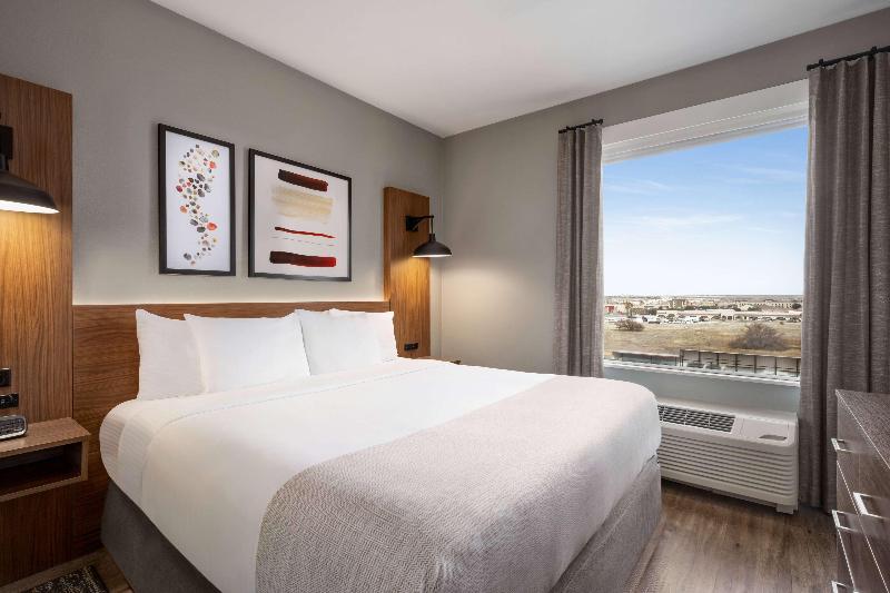 Hawthorn Suites by Wyndham Del Rio image