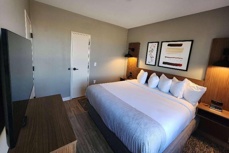 Hawthorn Suites by Wyndham Del Rio image