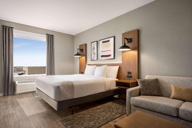 Hawthorn Suites by Wyndham Del Rio image