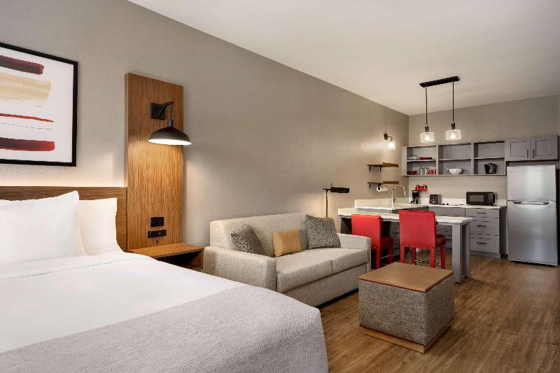 Hawthorn Suites by Wyndham Del Rio image