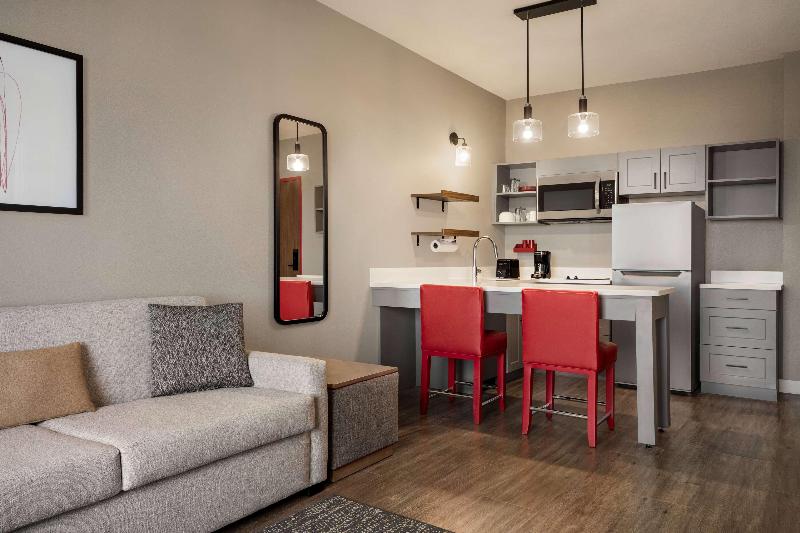 Hawthorn Suites by Wyndham Del Rio image