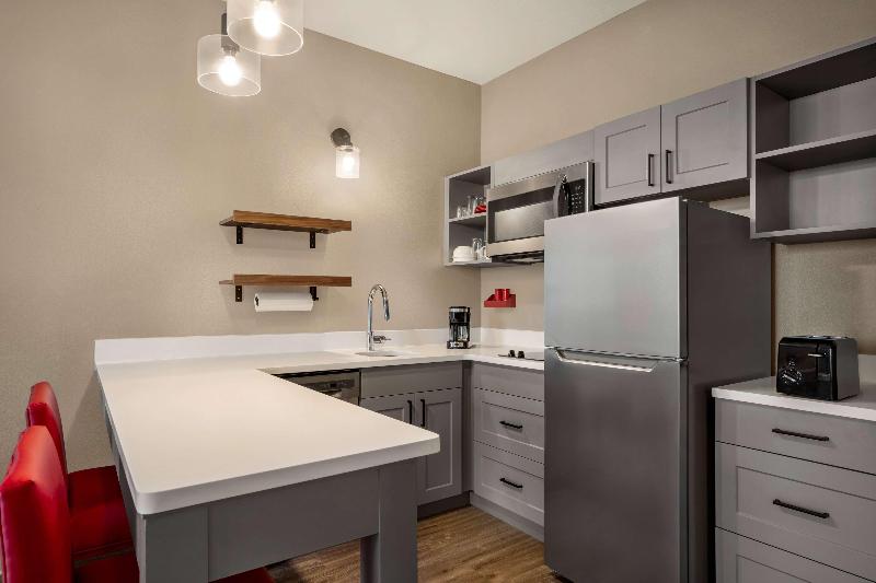 Hawthorn Suites by Wyndham Del Rio image
