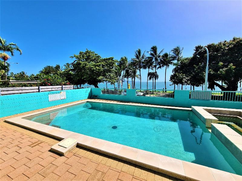 Emthree Seaside Apartments image