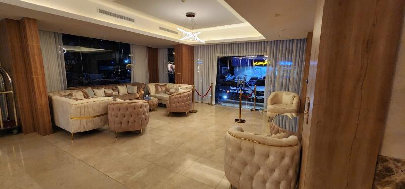 Lobby & Reception