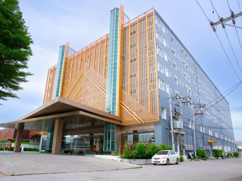Le Srivaree Suvaranabhumi Airport Hotel  image