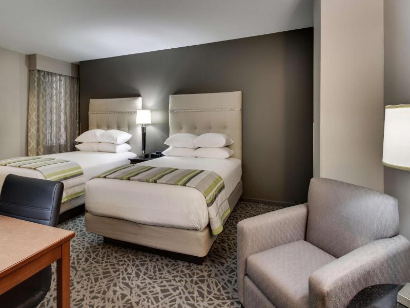 Drury Plaza Hotel Milwaukee Downtown image