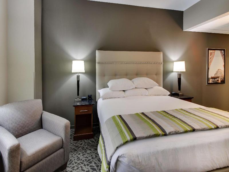 Drury Plaza Hotel Milwaukee Downtown image