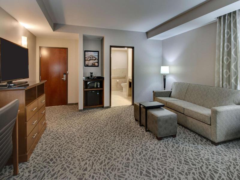 Drury Plaza Hotel Milwaukee Downtown image