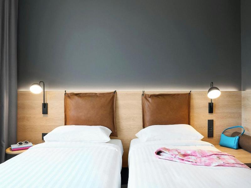 Moxy Bristol image
