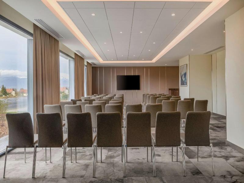 Ac Hotel By Marriott Saint-julien-en-genevois image