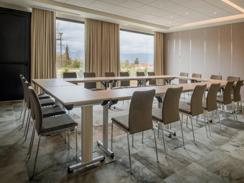 Ac Hotel By Marriott Saint-julien-en-genevois image