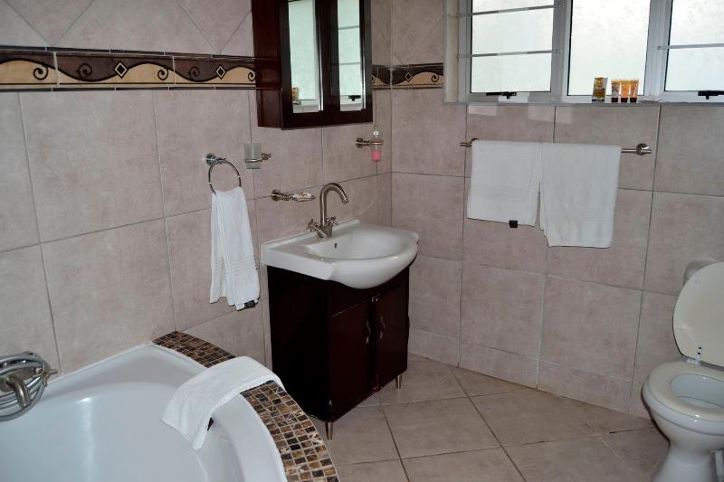 Ya Rena Guesthouse image 3